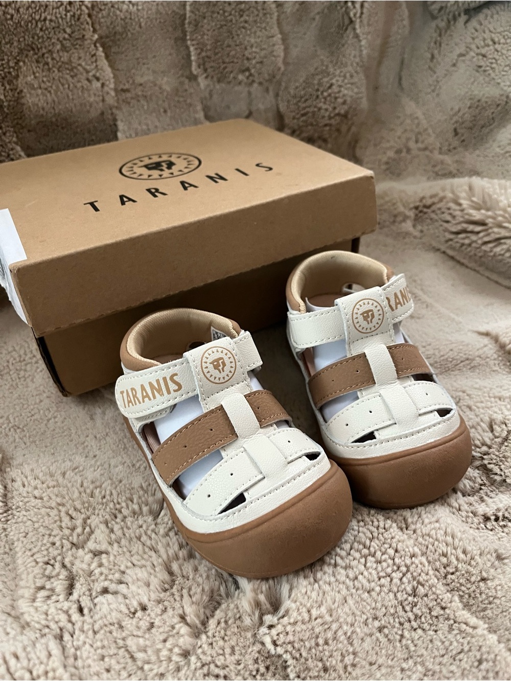 Taranis Baby Leather Closed Toe Sandals Walker Size 3